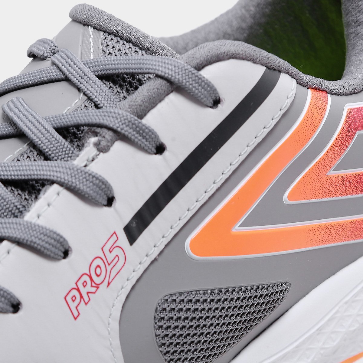 Chuteira Futsal Umbro Pro 5 Bump – Prata+Grafite